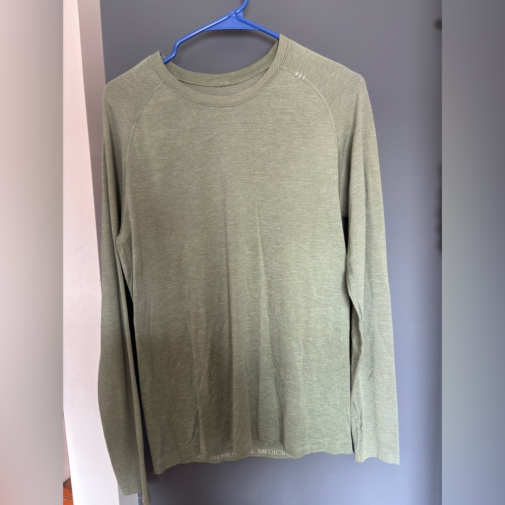 Men's Green Long Sleeve Lululemon tee